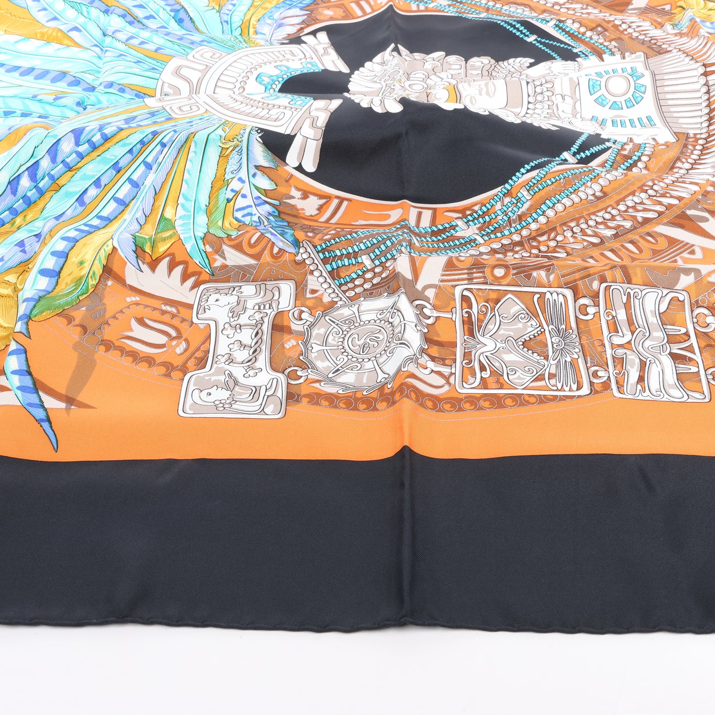 Hermès Carré 90 "Buddha Carnival" Seidentaschentuch in Schwarz