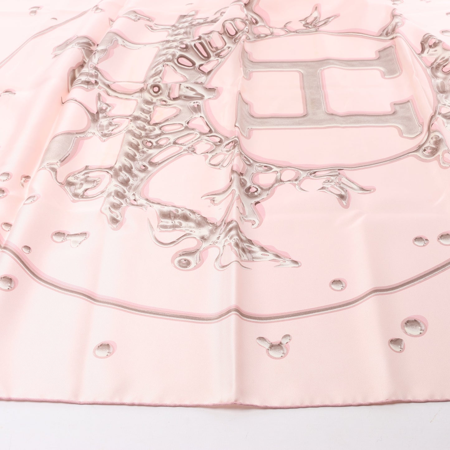 Hermès Carré 90 "VIF ARGENT" 100% Silk Scarf in Pink