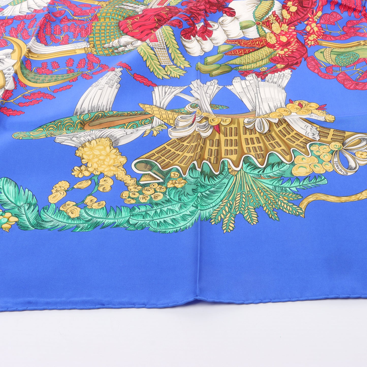 Hermès Carré 90 „Chapeau“ Schal aus 100 % Seide in Blau
