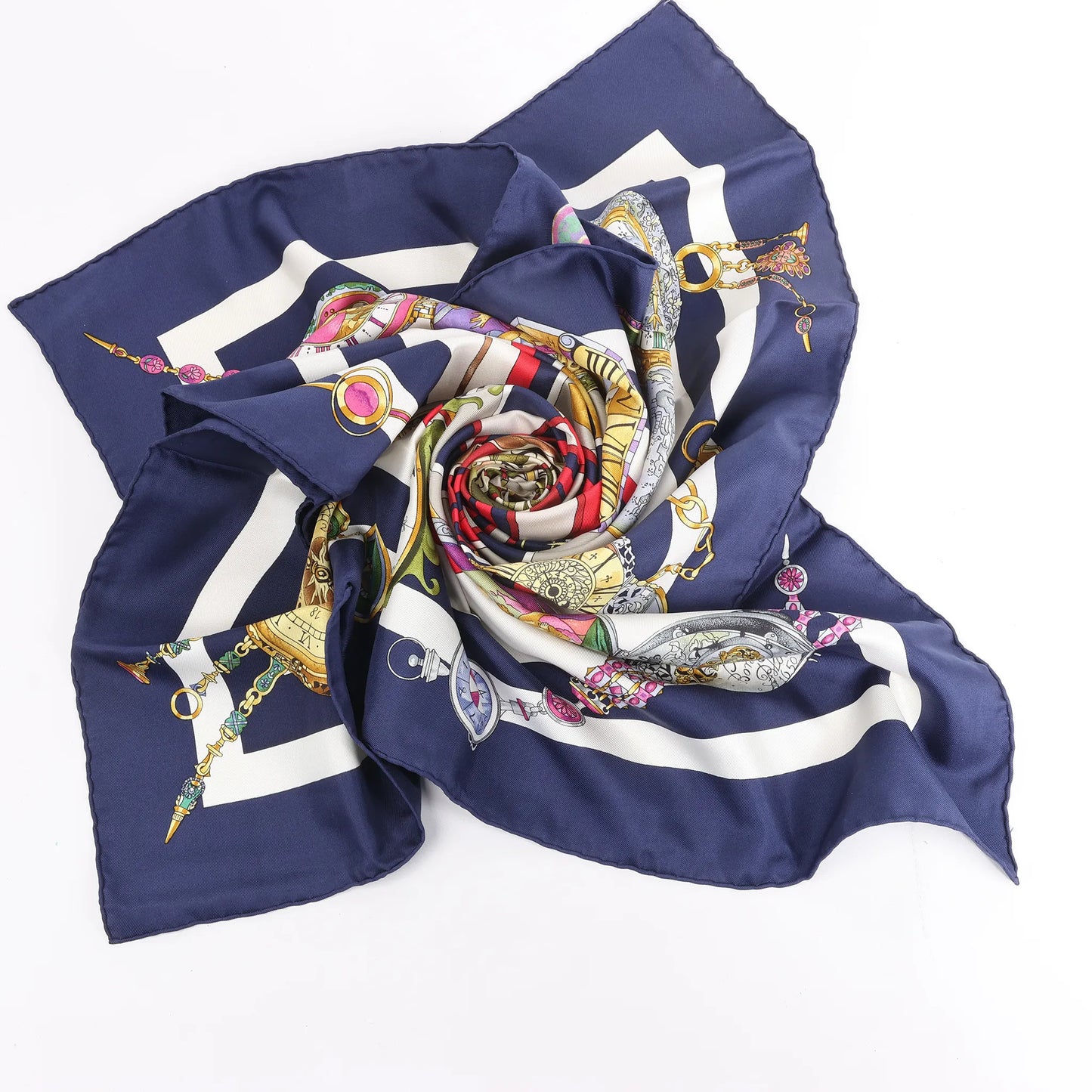 Hermès Carré 90 „Parmi les Fleurs je Compte les Heures“ Seidentaschentuch in Marineblau