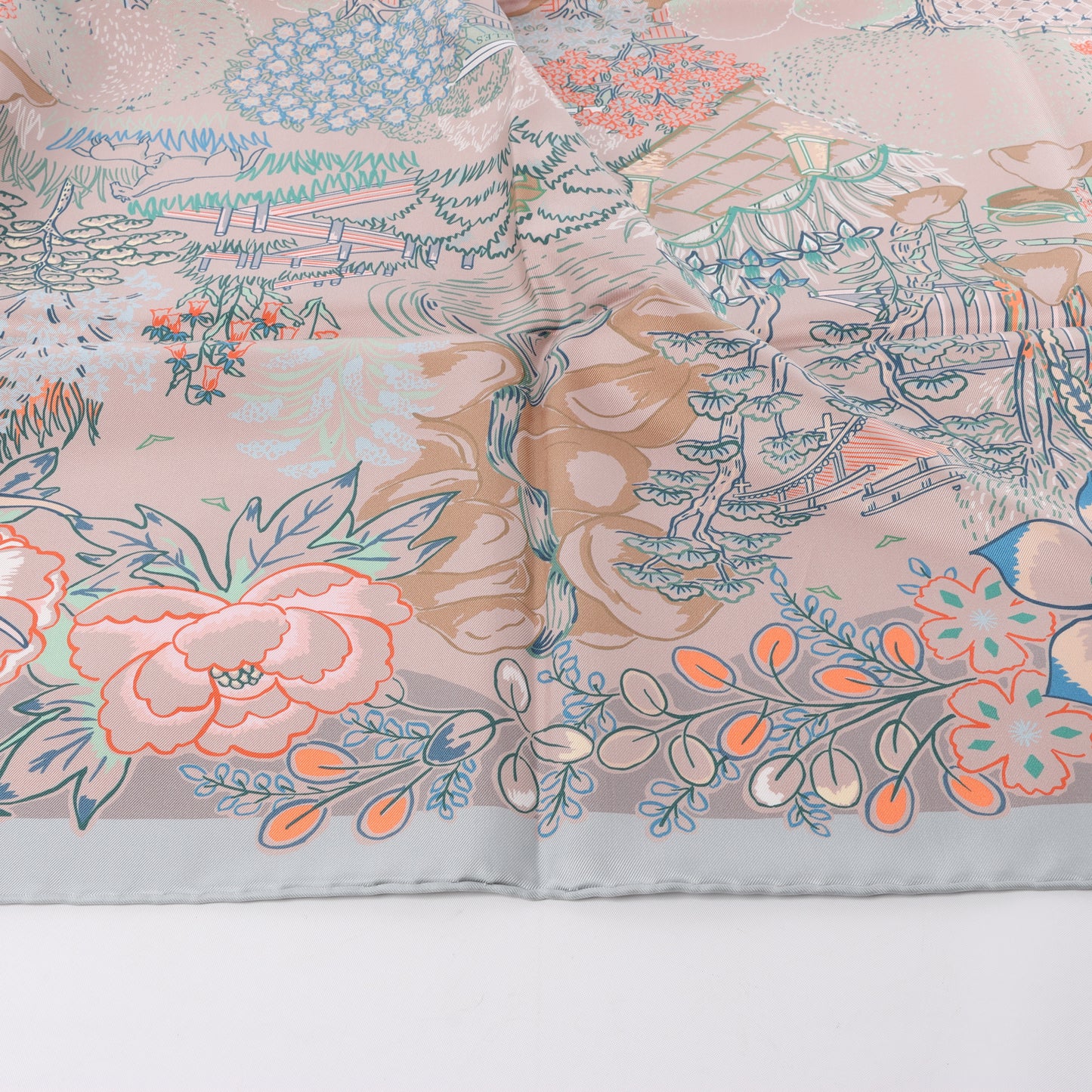 Hermès Carré 90 "Mille Feuilles de Soie" 100% Silk Scarf in Gray