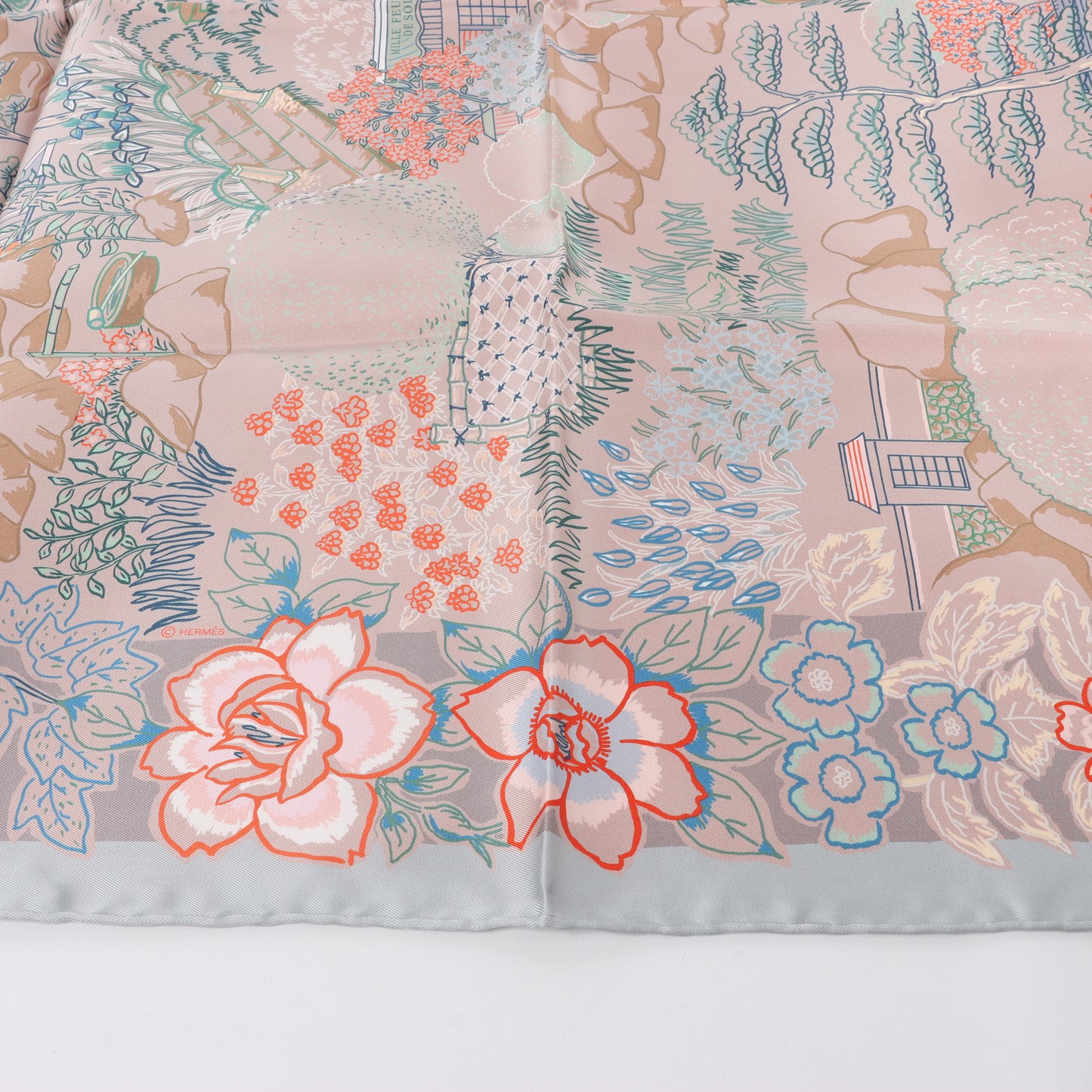 Hermès Carré 90 "Mille Feuilles de Soie" 100% Silk Scarf in Gray