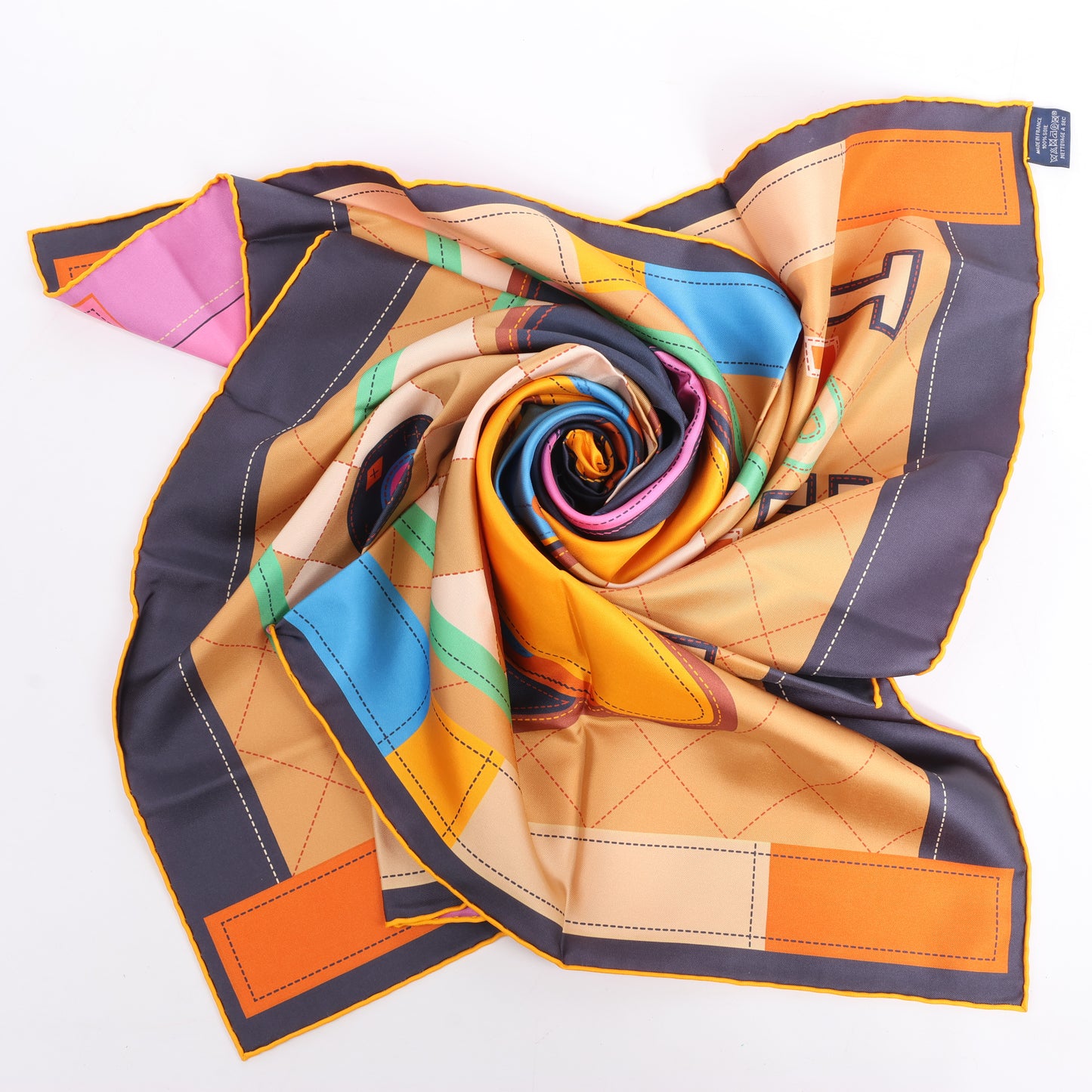 Mouchoir en soie Hermès Carré 90 Double Face "Tapis de Selle" en Multicolore