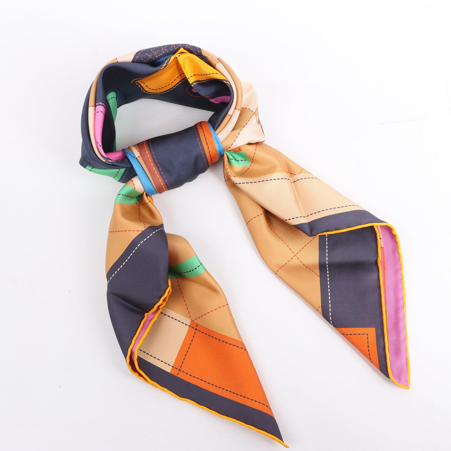 Mouchoir en soie Hermès Carré 90 Double Face "Tapis de Selle" en Multicolore