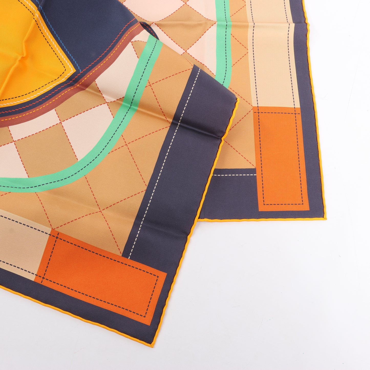 Mouchoir en soie Hermès Carré 90 Double Face "Tapis de Selle" en Multicolore