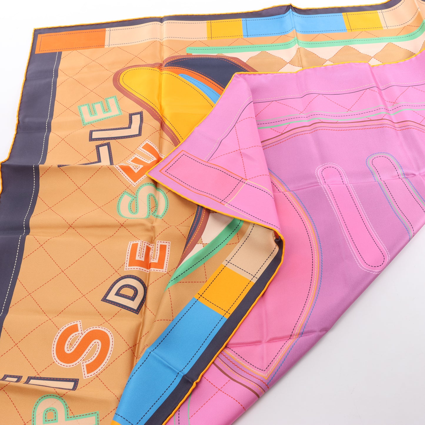 Mouchoir en soie Hermès Carré 90 Double Face "Tapis de Selle" en Multicolore