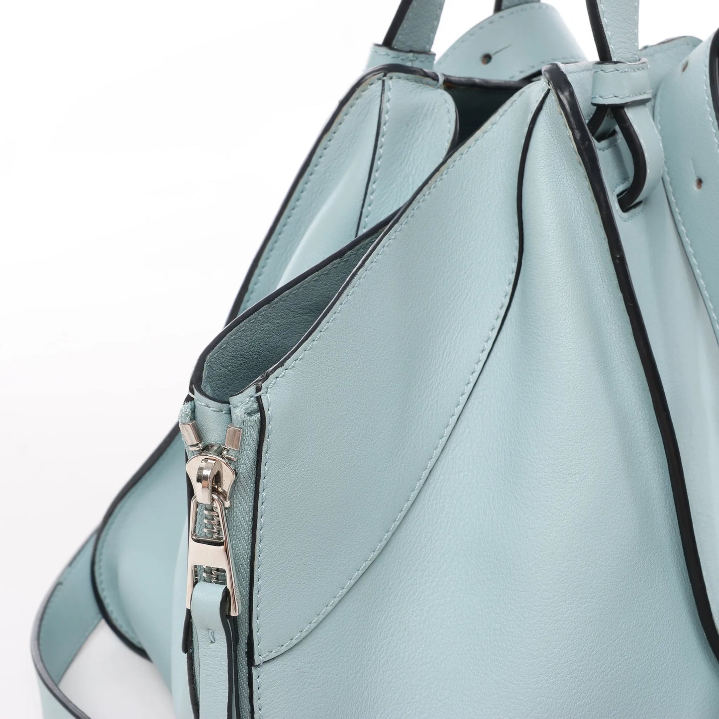 LOEWE Hammock Kleine 2-Wege-Handtasche aus Leder in Hellblau