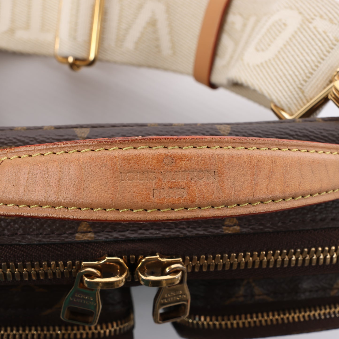 Louis Vuitton Monogram Utility Umhängetasche M80446
