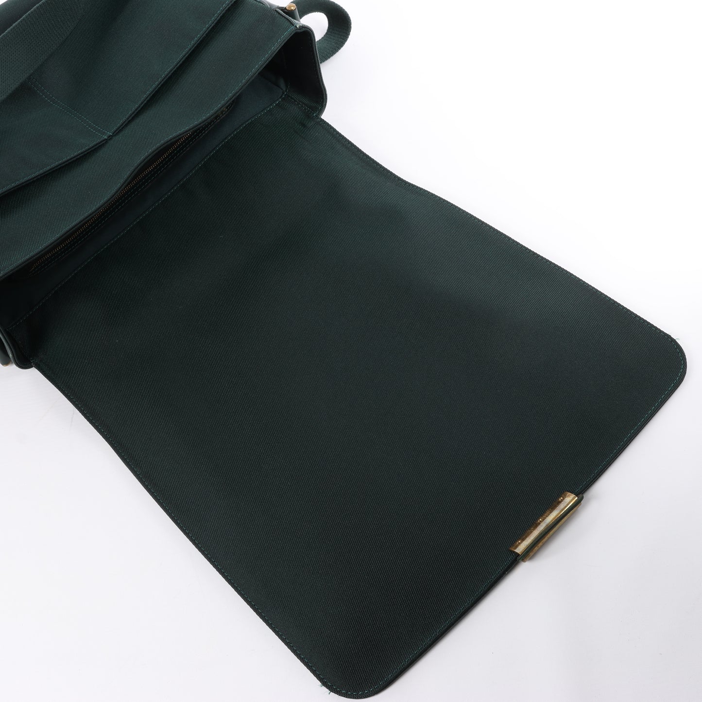 Louis Vuitton Taiga Viktor Shoulder Bag in Green M30144