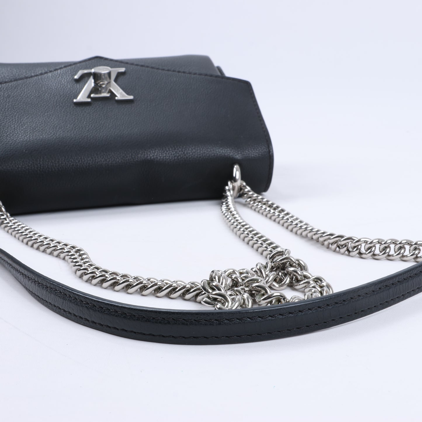 Louis Vuitton Cuir Taurillon MyLockMe BB 2Way Handtasche in Schwarz M51418