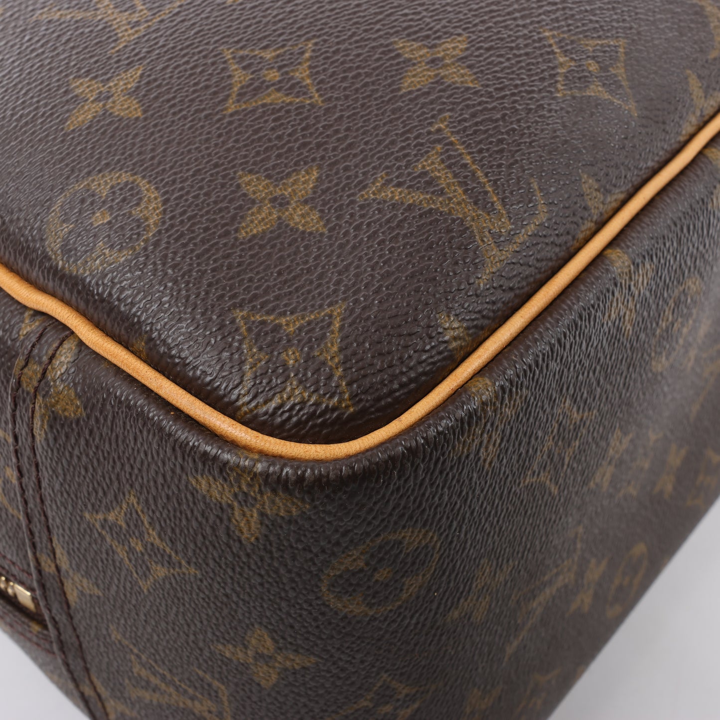 Louis Vuitton Deauville Handtasche aus Monogram-Canvas M47270