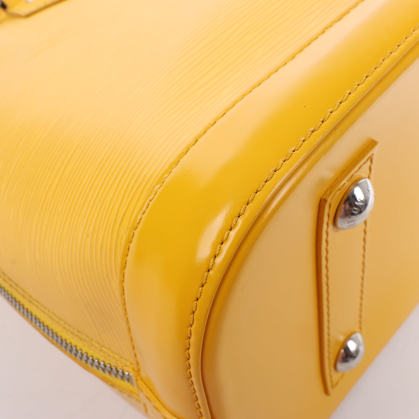 Louis Vuitton Alma PM Handtasche aus Epi-Leder in Gelb M40951