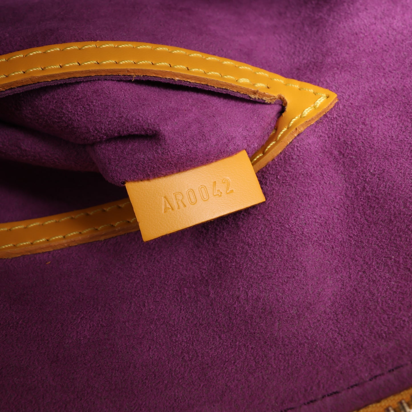 Louis Vuitton Alma PM Handtasche aus Epi-Leder in Gelb M52149