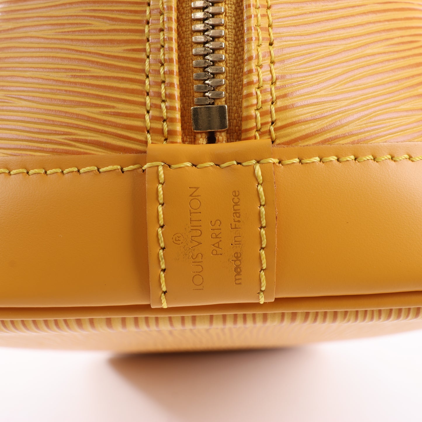 Louis Vuitton Alma PM Handtasche aus Epi-Leder in Gelb M52149