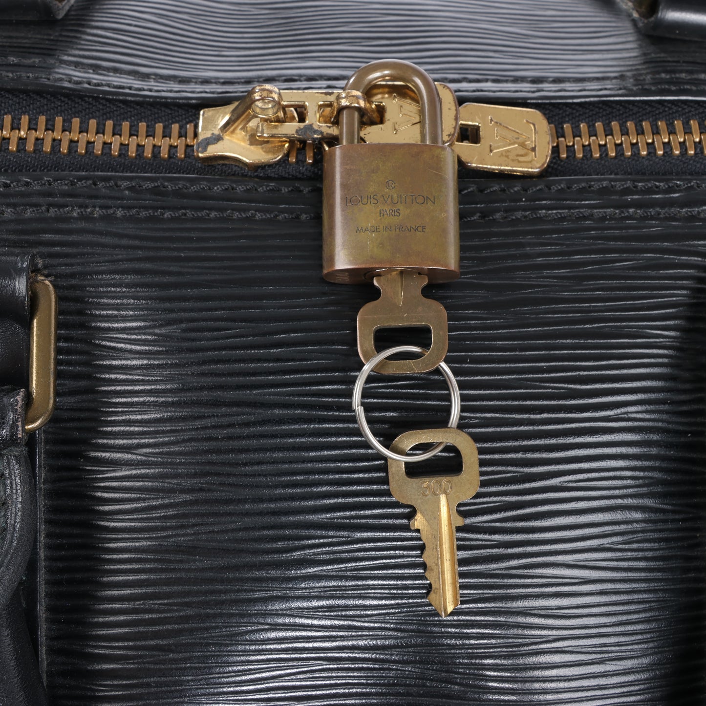 Sac de voyage Keepall 55 en cuir épi Louis Vuitton noir M59052