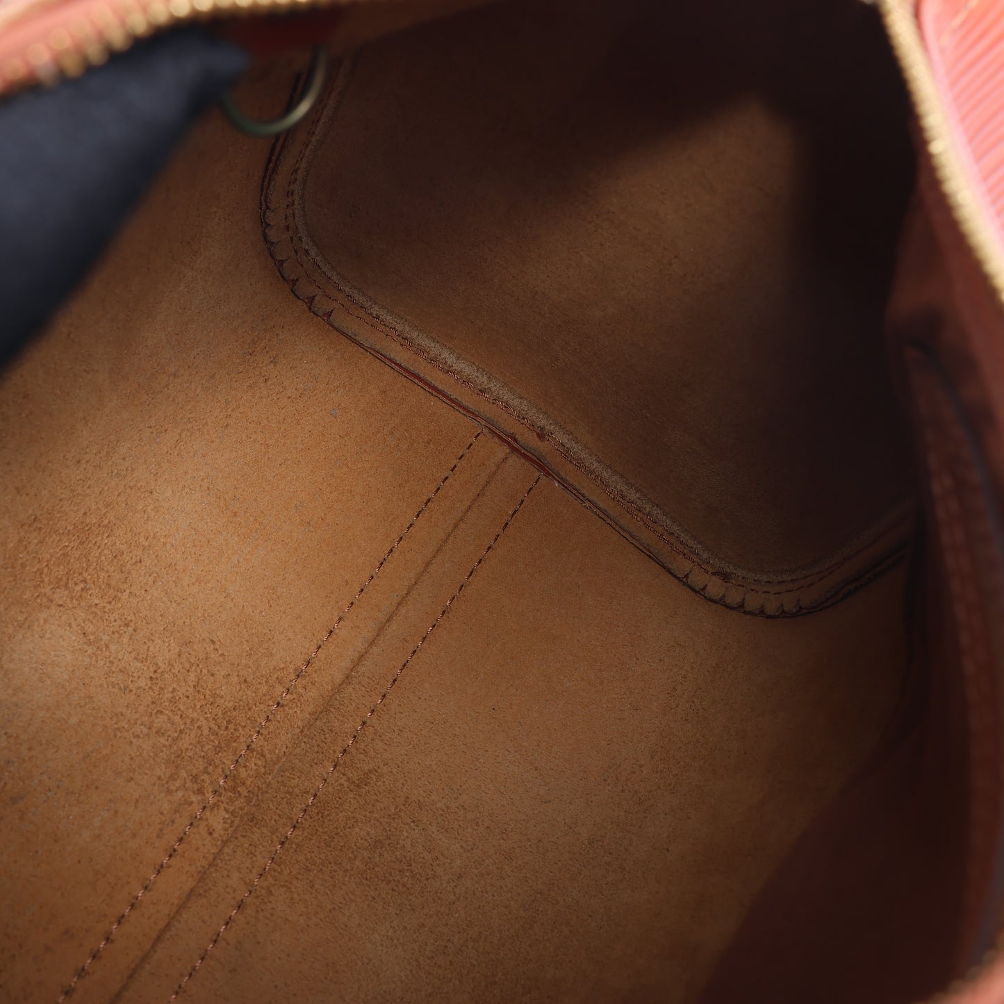 Sac à main Louis Vuitton Speedy 25 en cuir épi marron M43013