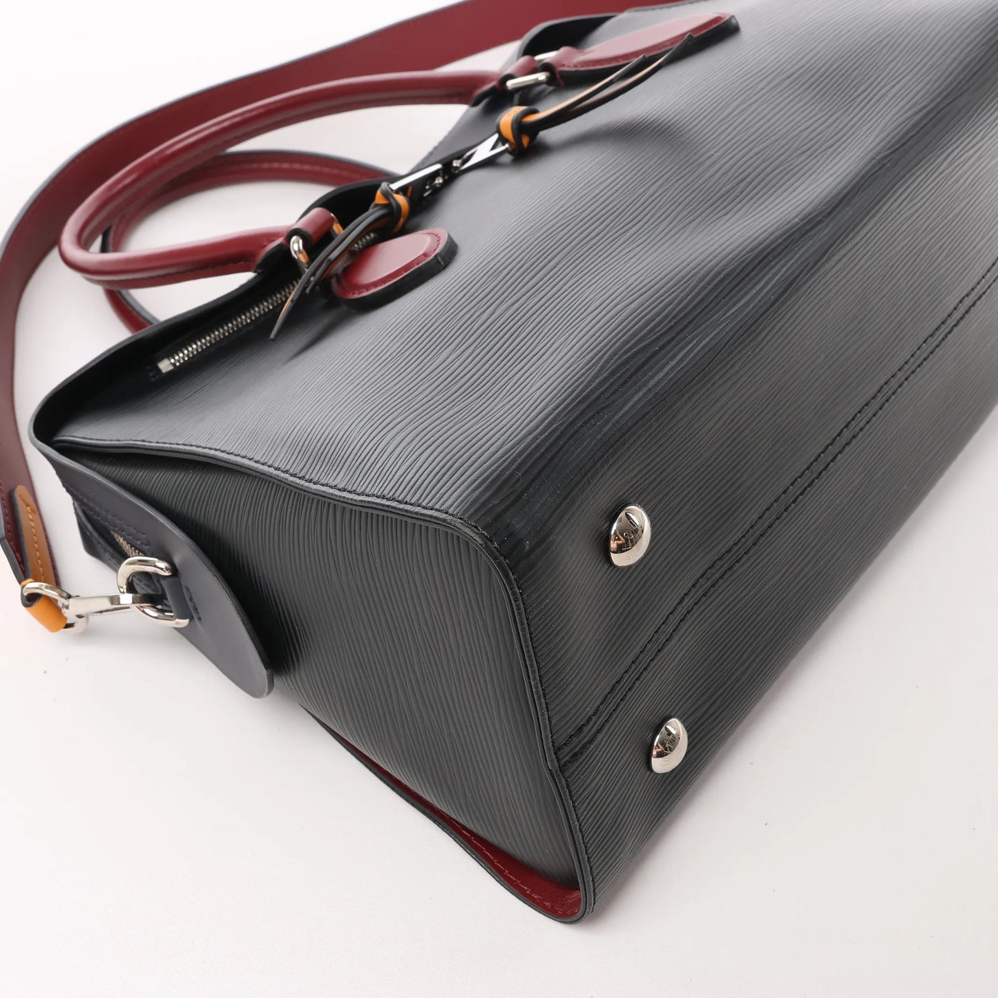 Sac à main Louis Vuitton Tuileries en cuir épi noir M54387