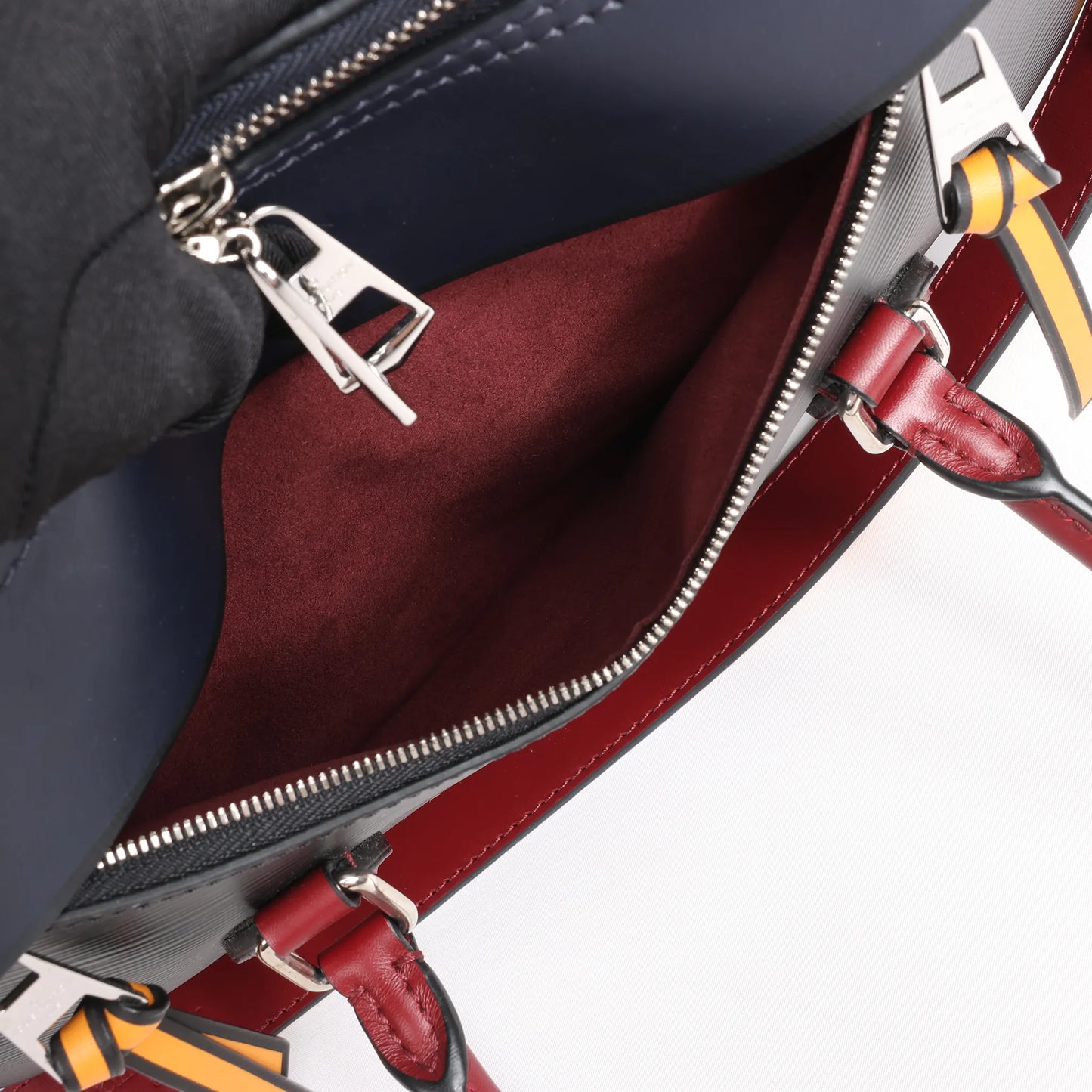 Sac à main Louis Vuitton Tuileries en cuir épi noir M54387