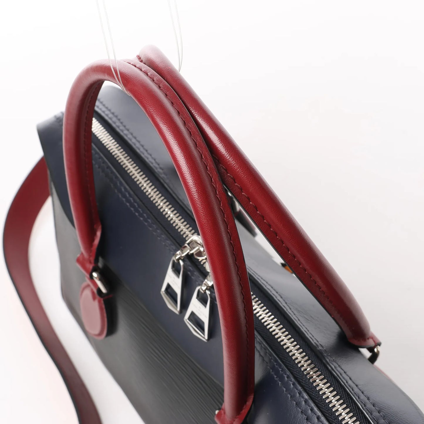 Sac à main Louis Vuitton Tuileries en cuir épi noir M54387