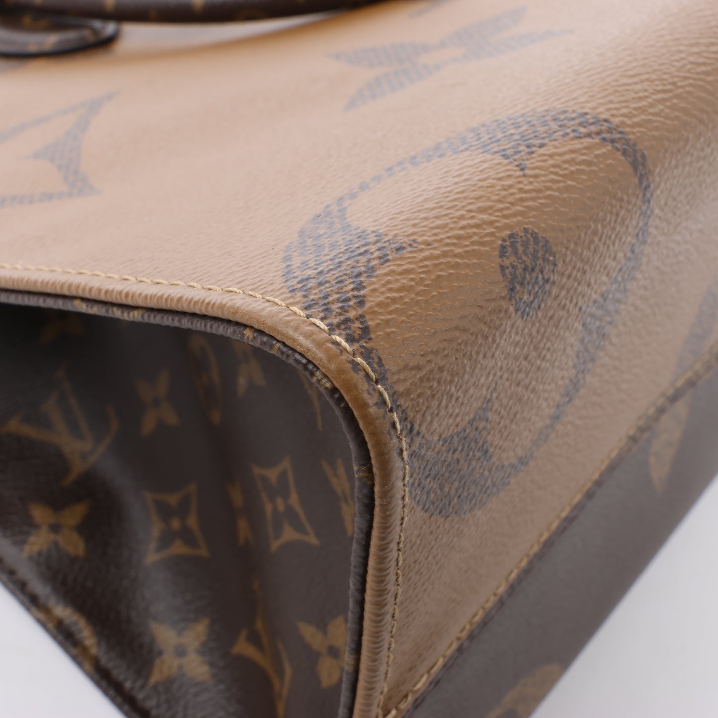 Louis Vuitton Riesiges Monogramm Reverse On the Go MM in Braun M45321