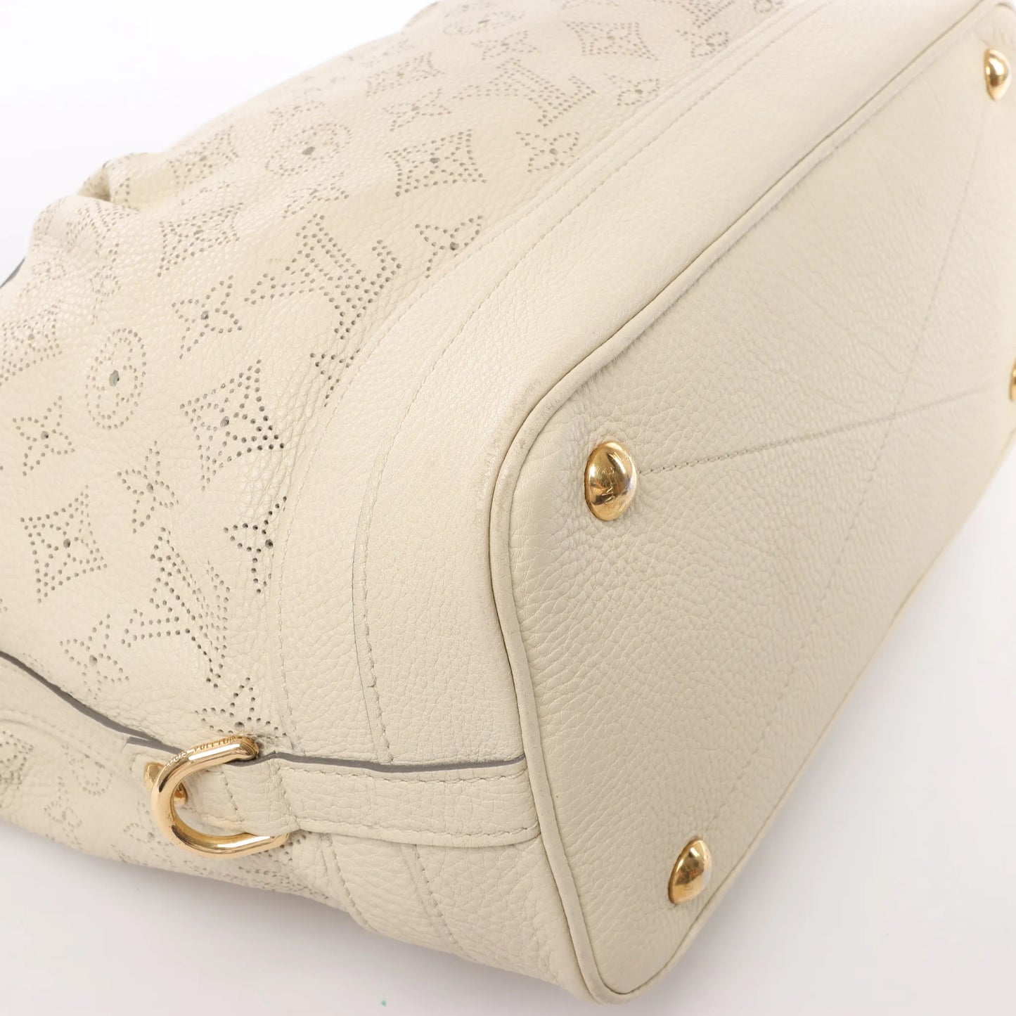 Sac à main Louis Vuitton Monogram Mahina Stella PM en cuir beige M93067