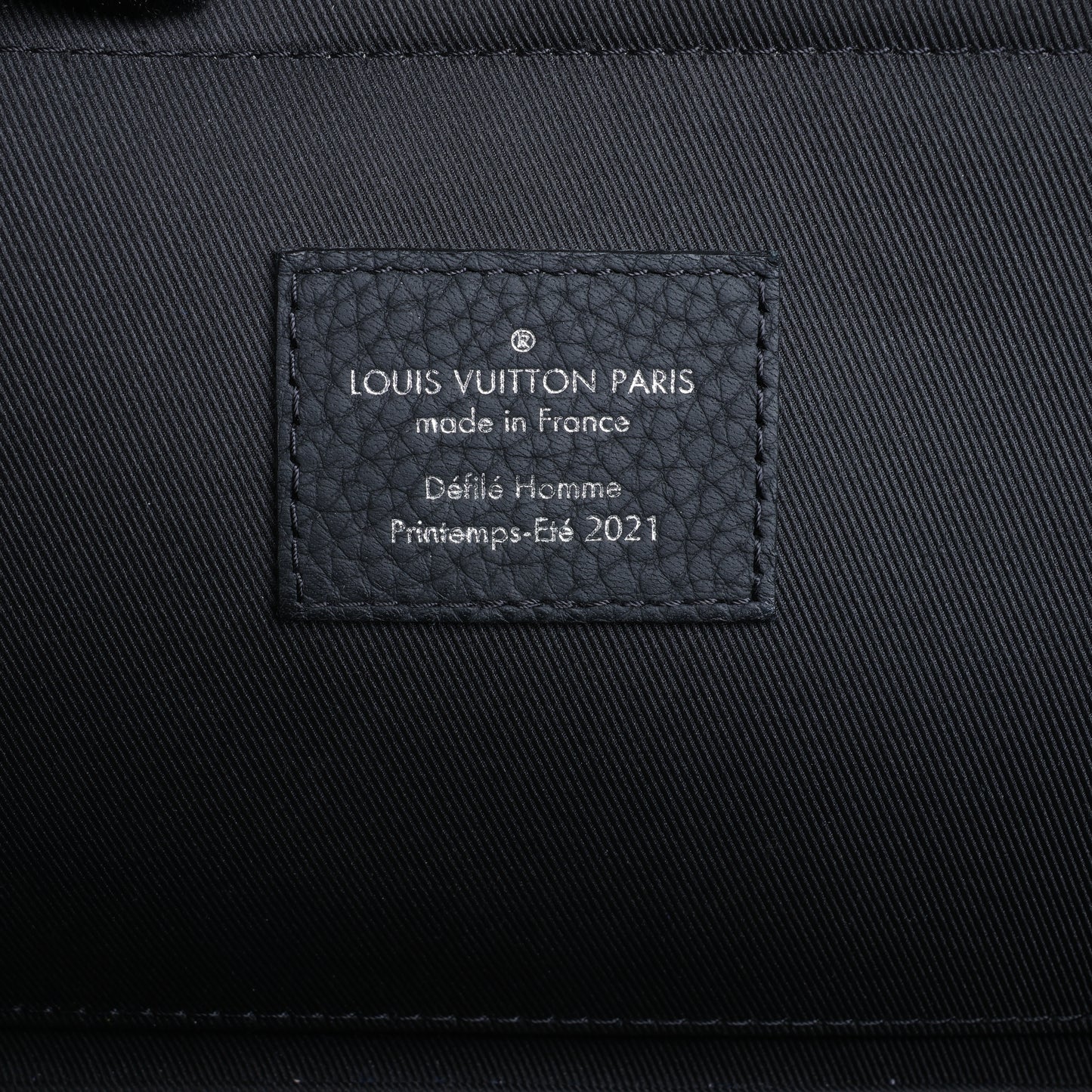 Louis Vuitton – Soft Trunk 2Way-Handtasche mit Monogrammprägung in Schwarz M57410