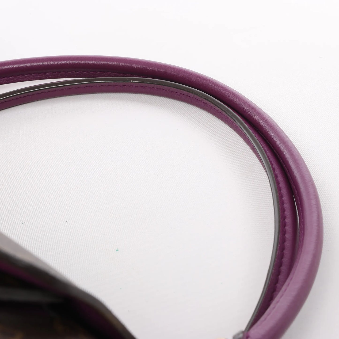 Sac bandoulière Louis Vuitton Monogram Olympe en violet et marron M41057