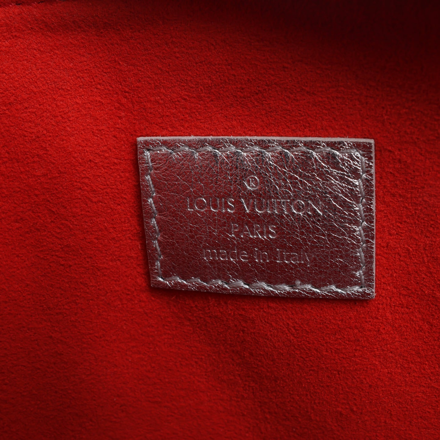 Louis Vuitton Coussin PM 2Way-Umhängetasche mit Monogrammprägung in Silber M57913