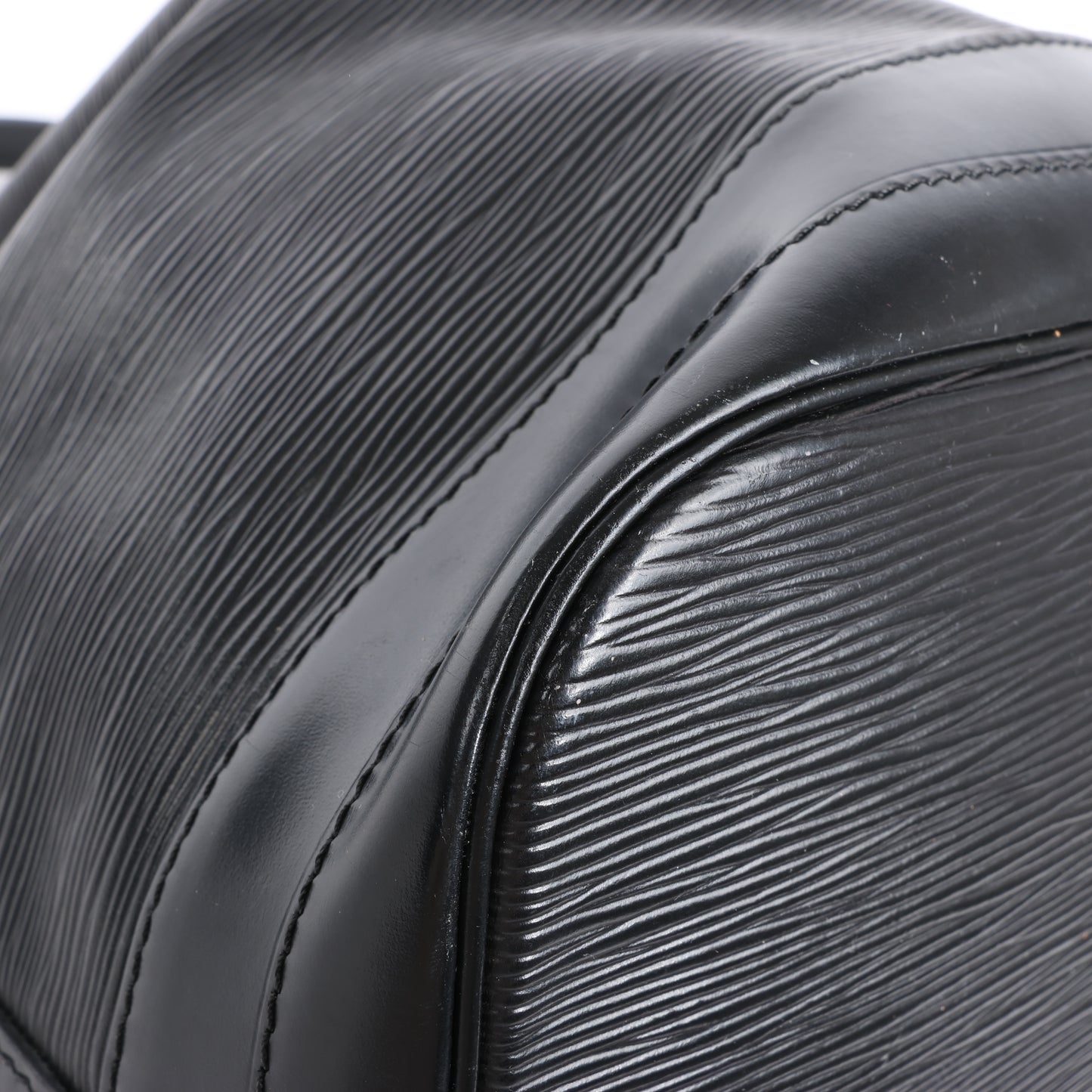 Louis Vuitton Epi Noé Shoulder Bag in Black M40842