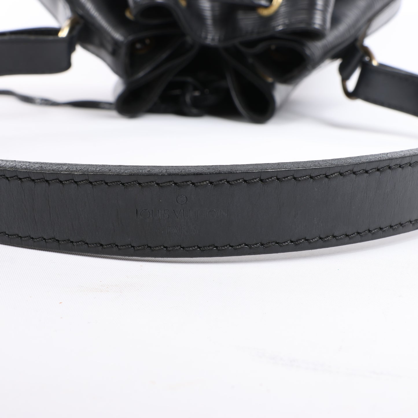 Louis Vuitton Epi Noé Shoulder Bag in Black M40842