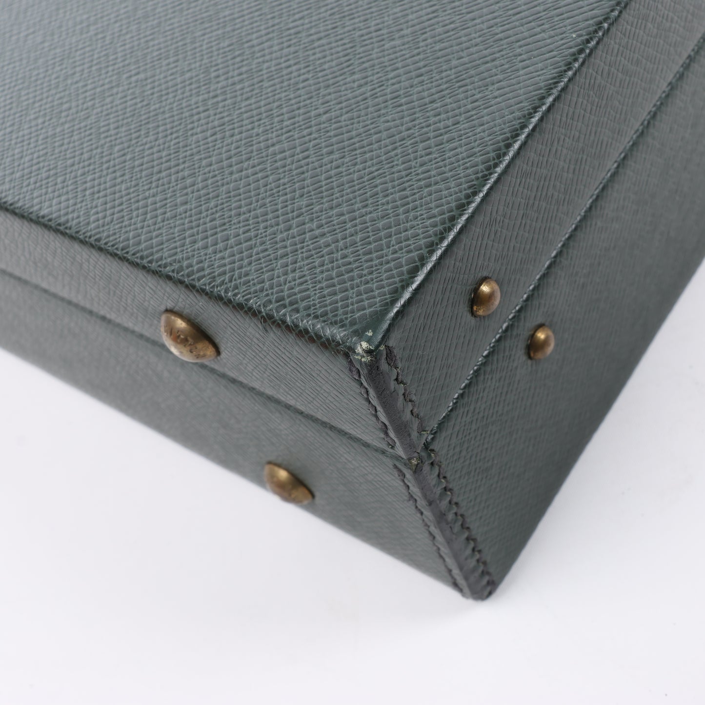 Louis Vuitton Taiga Diplomat Reisetasche in Grün M30014