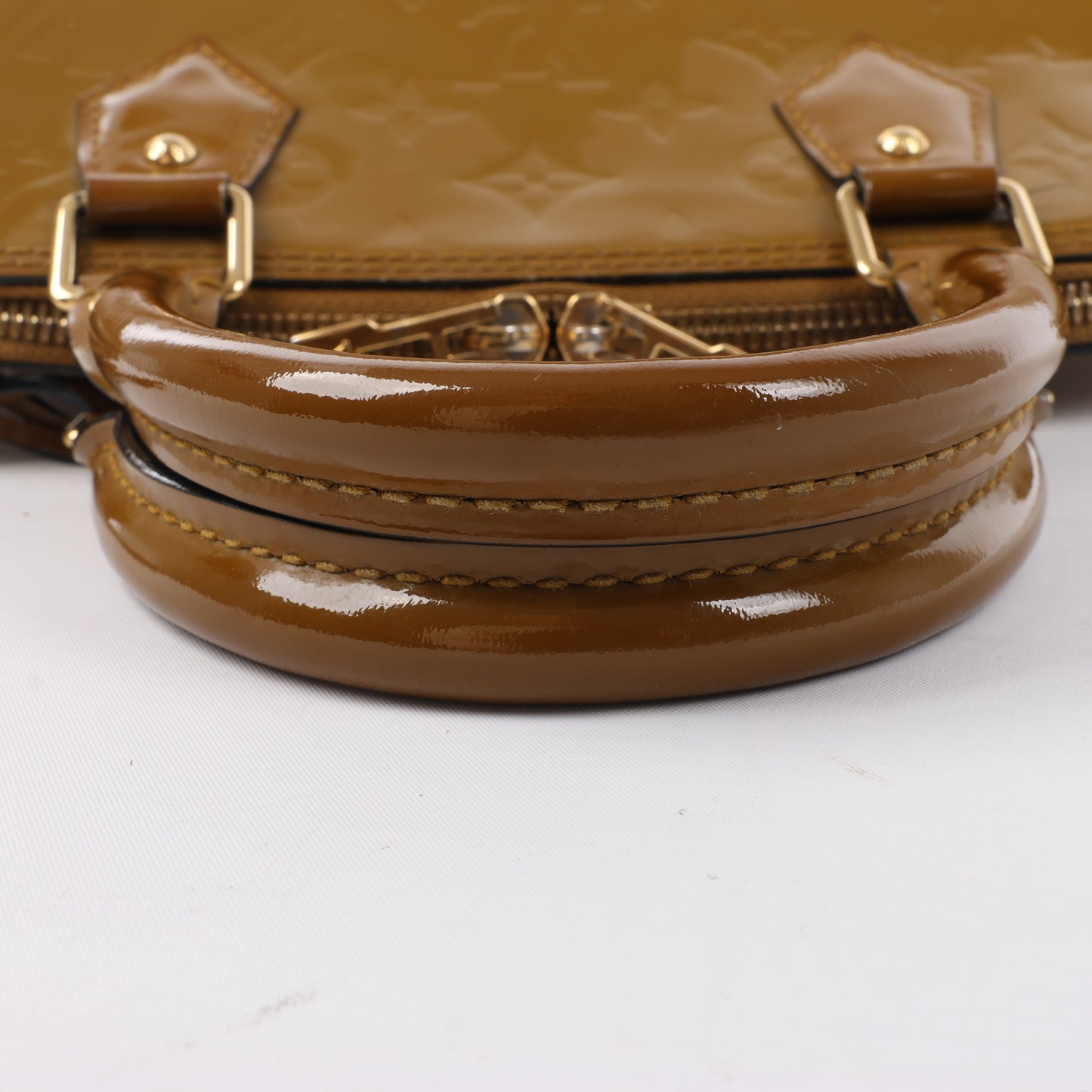 Louis Vuitton Vernis Alma Handtasche in Oliv M91582