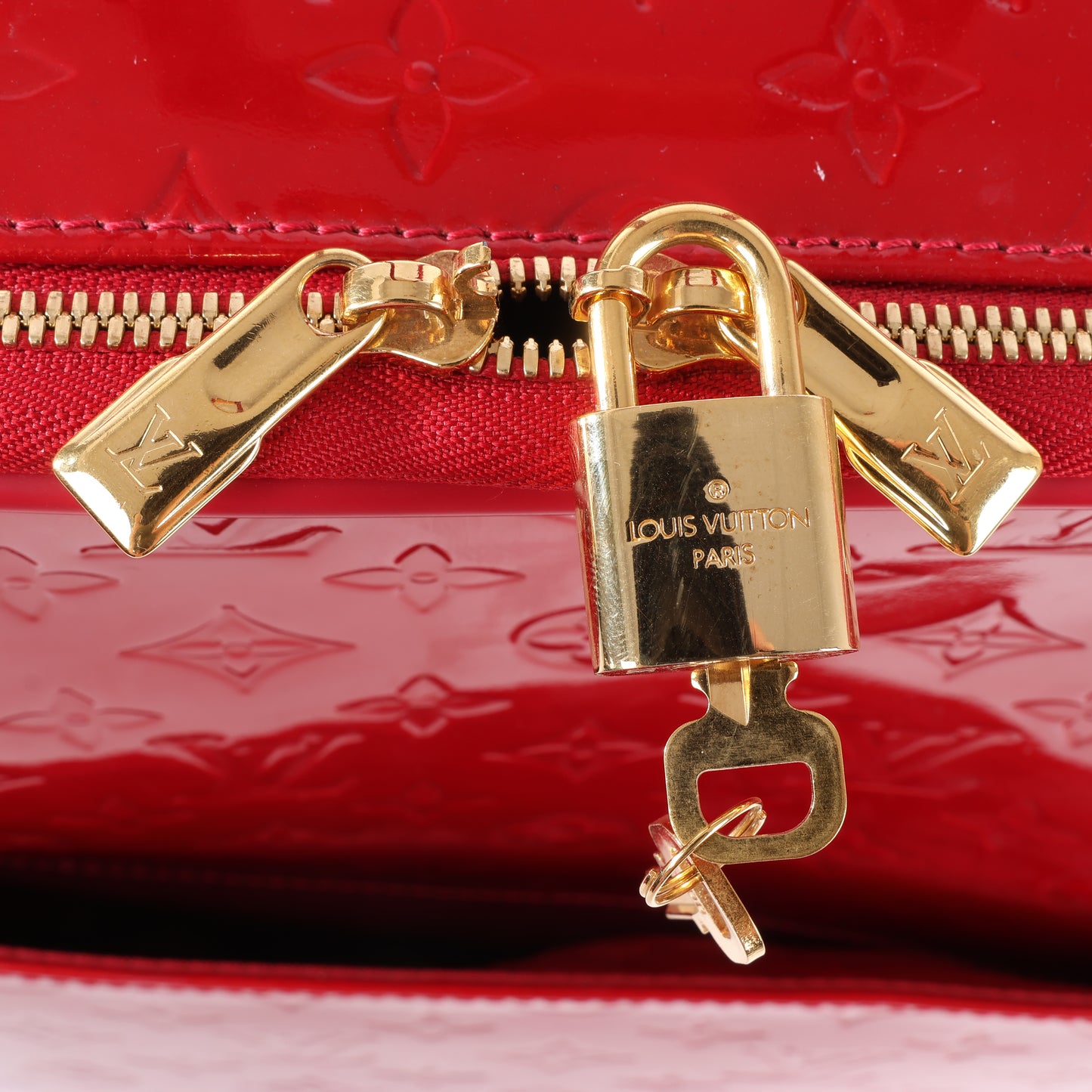Louis Vuitton Vernis Valise Pegase 45 Sac de voyage en rouge M91278