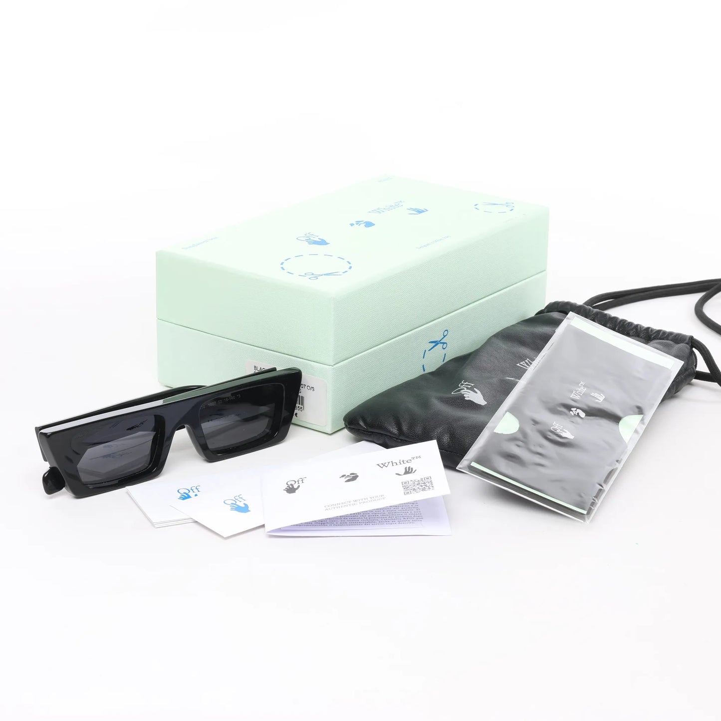 Off White Manchester Sonnenbrille in Schwarz OERI010