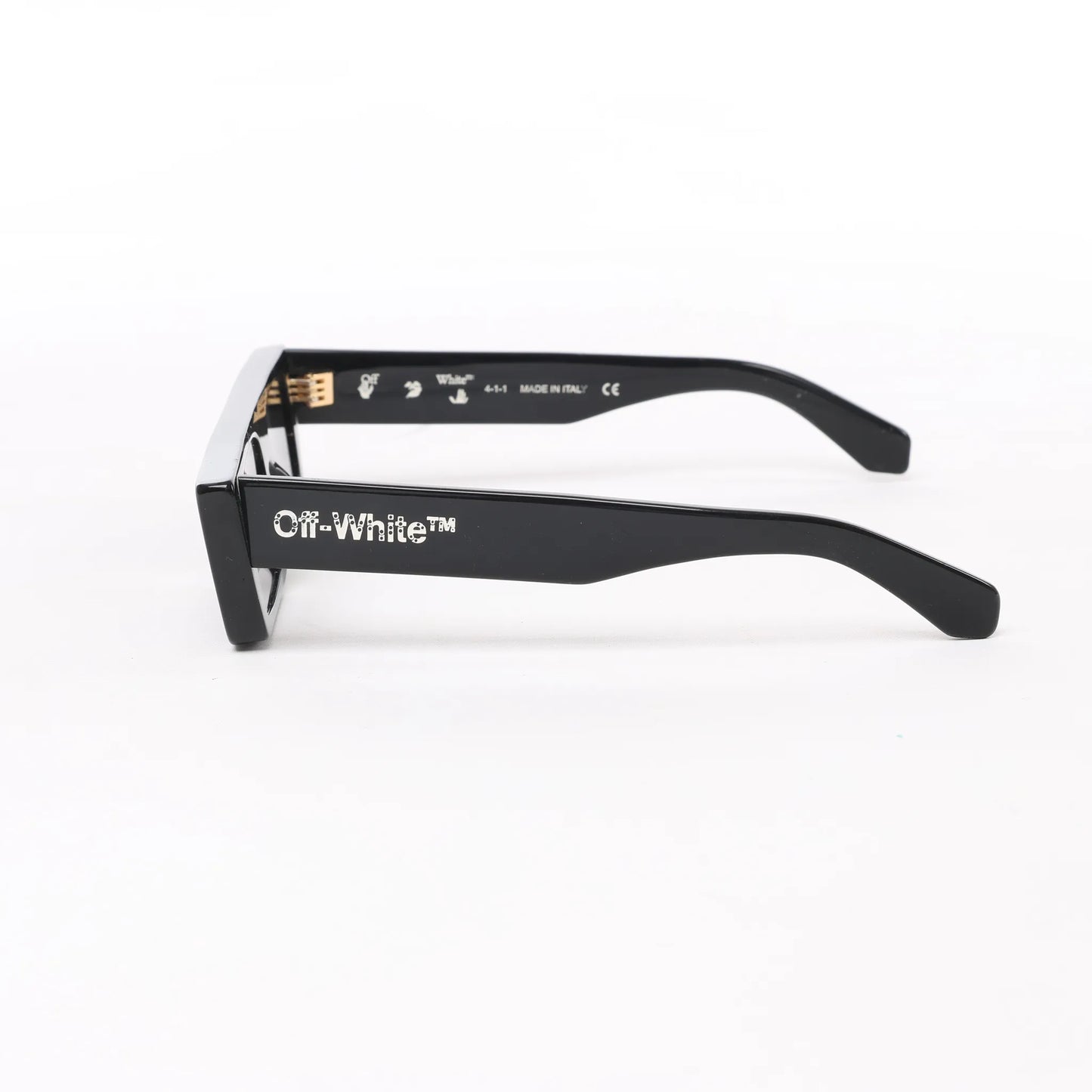 Off White Manchester Sonnenbrille in Schwarz OERI010