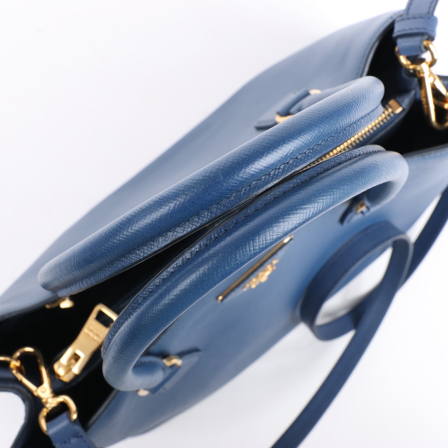 Sac à main Prada Galleria Saffiano Lux en cuir bleu