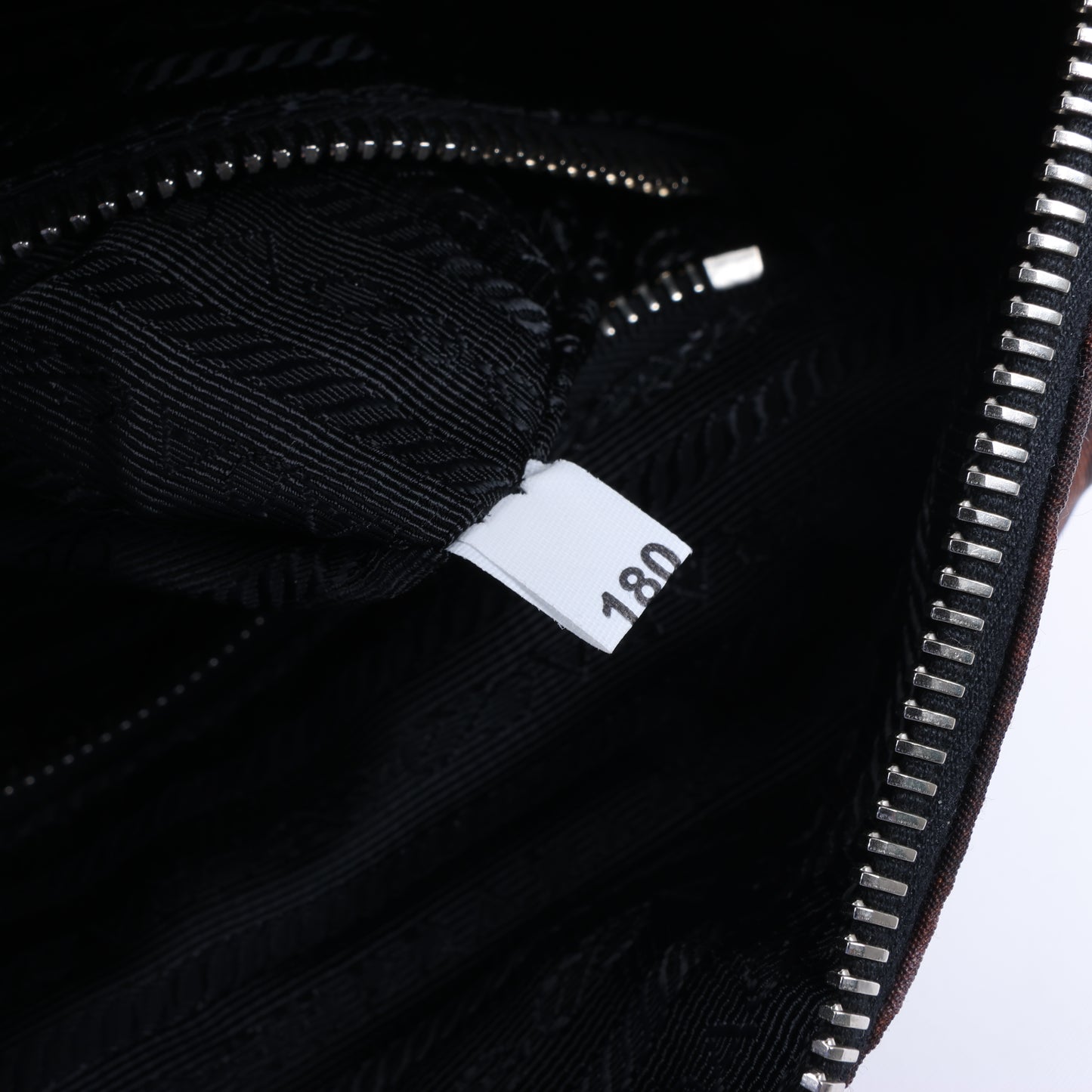 Prada Tessuto Stampato 2-Wege-Handtasche aus Nylon und Leder in Schwarz x Lila BL0922