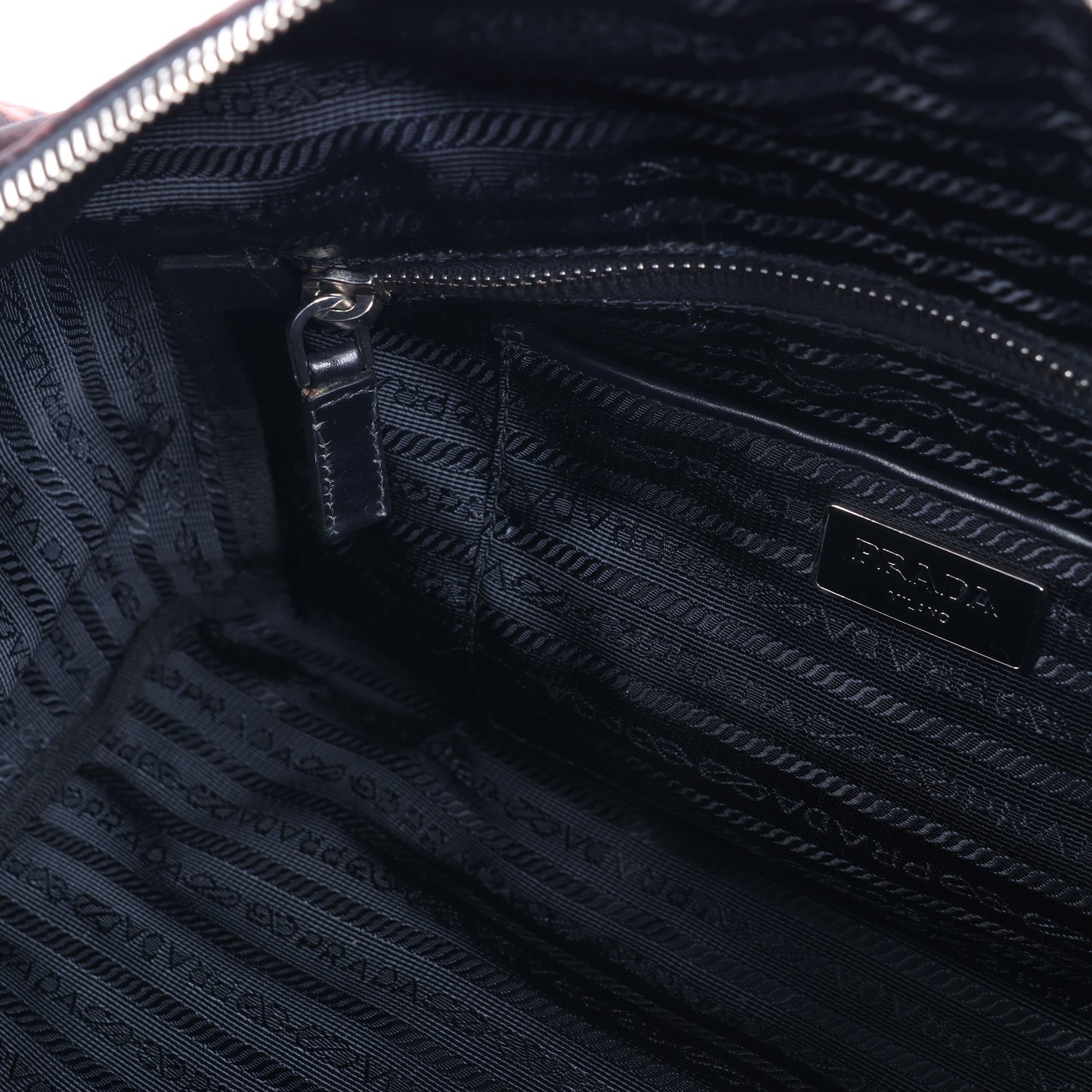 Prada Tessuto Stampato 2-Wege-Handtasche aus Nylon und Leder in Schwarz x Lila BL0922