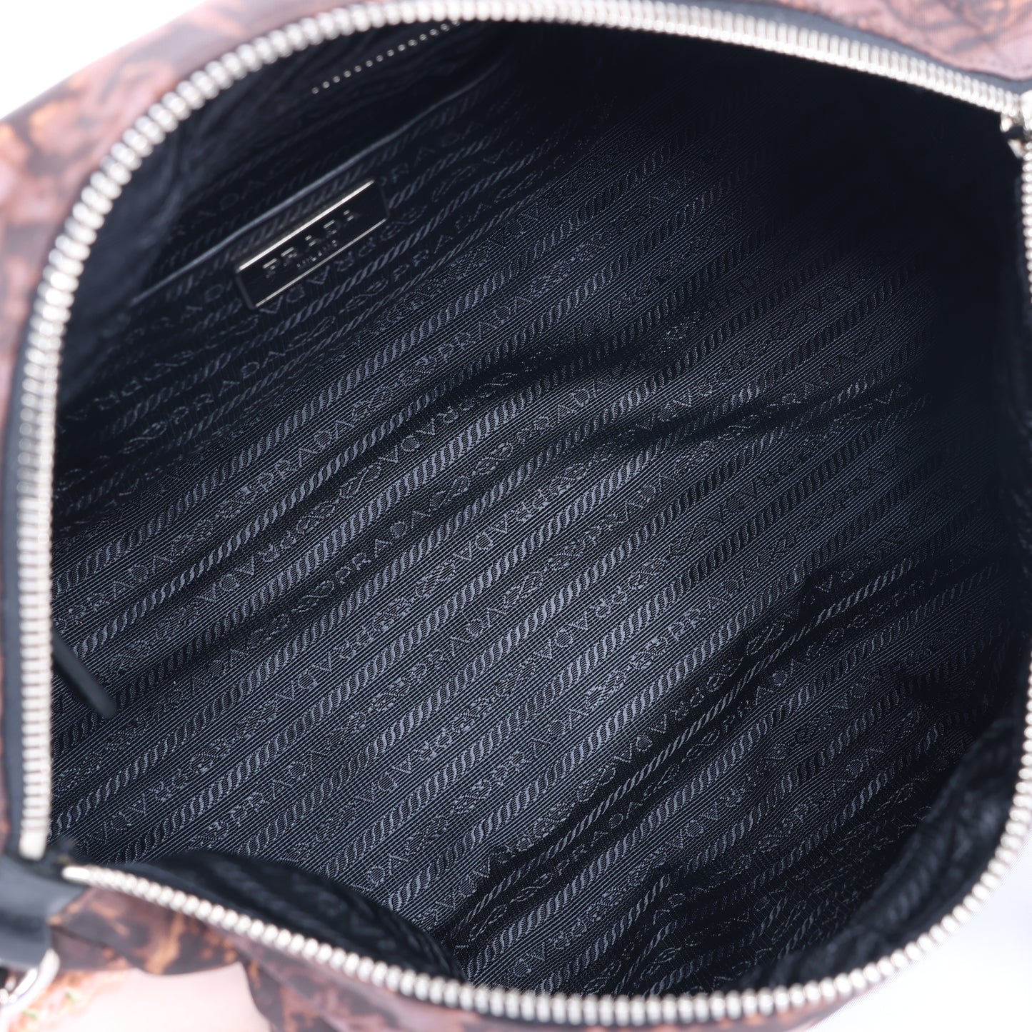 Prada Tessuto Stampato 2-Wege-Handtasche aus Nylon und Leder in Schwarz x Lila BL0922
