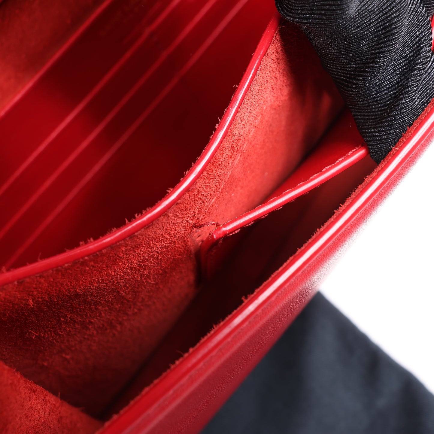 Sac bandoulière chaîne en cuir Zoe Saint Laurent Paris, rouge 513667