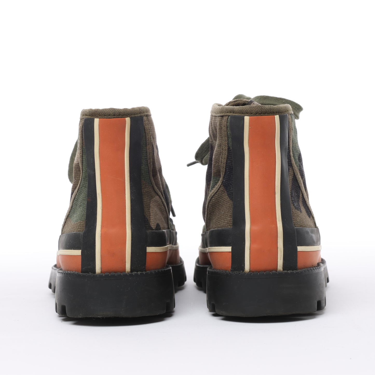 Valentino Garavani Sneakers mit Camouflage-Print in Khaki, Größe 38 EU