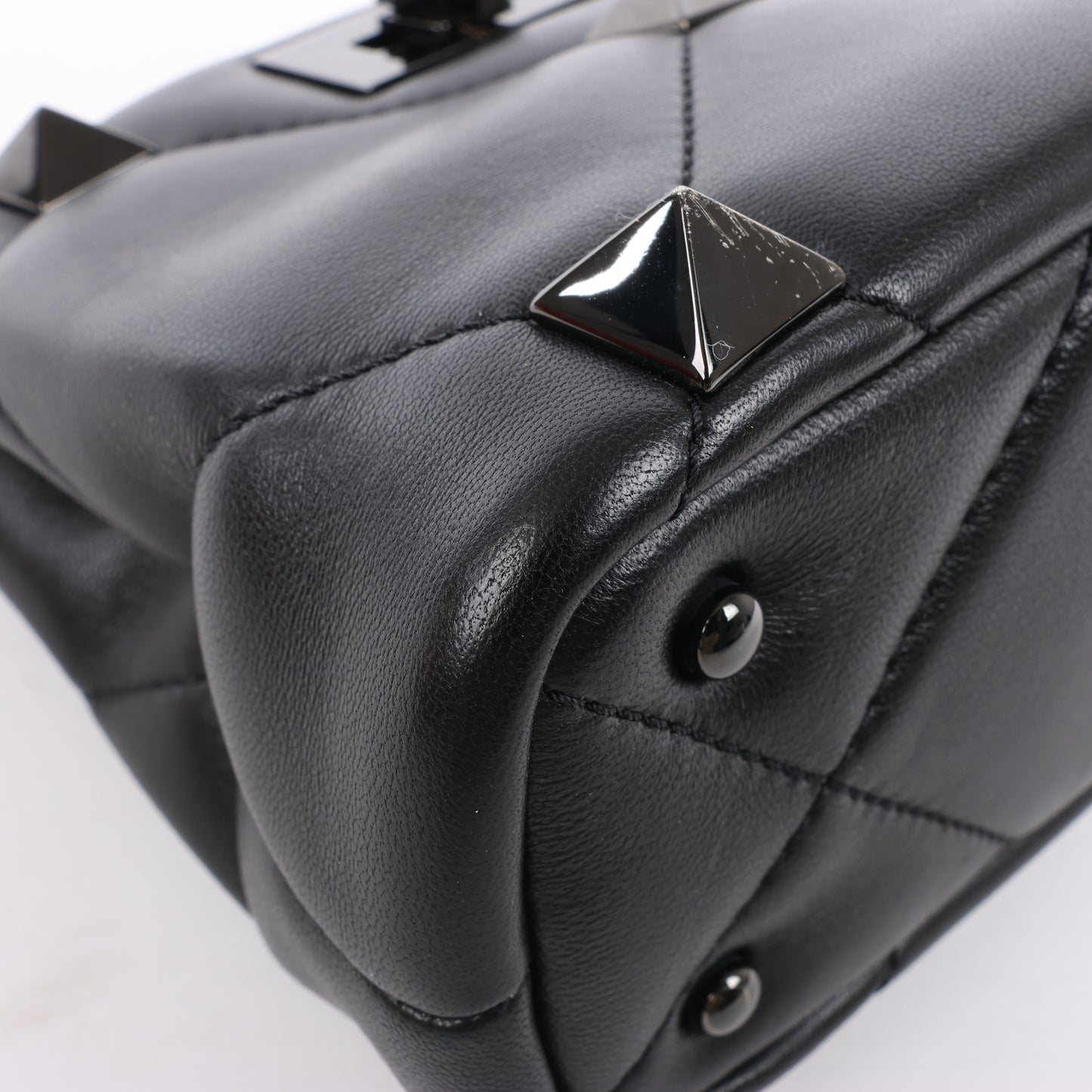 Valentino Garavani – Roman Studs – 3-Wege-Schultertasche aus schwarzem Leder