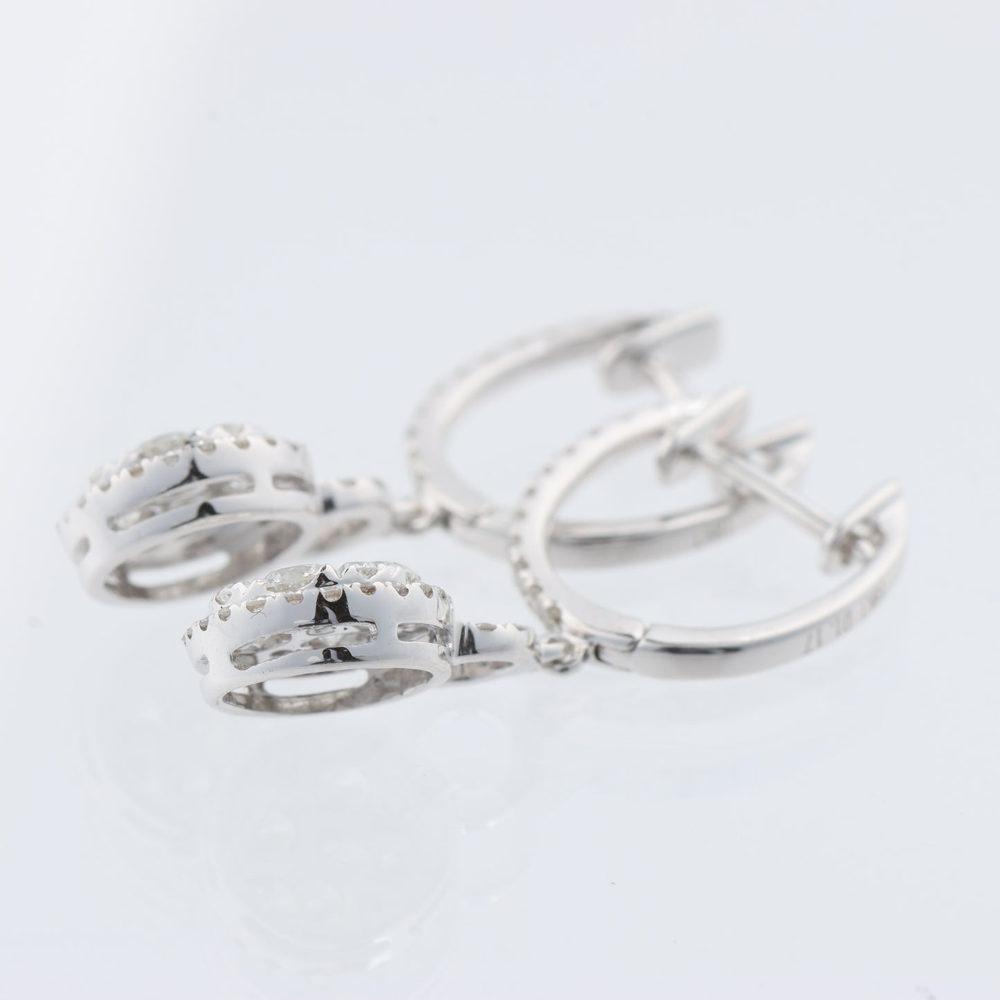 Nicht signierte / unsignierte Diamantohrringe K18WG 3,2 g D1,7