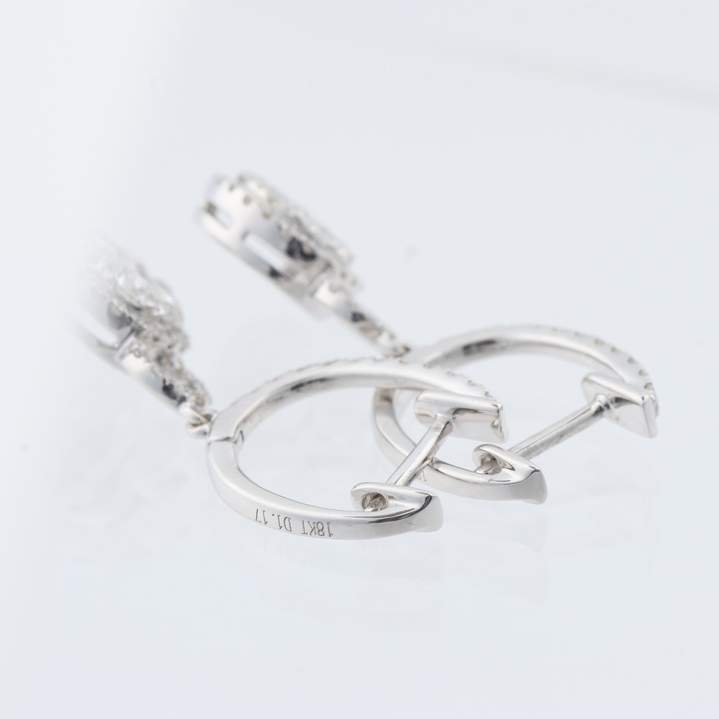 Nicht signierte / unsignierte Diamantohrringe K18WG 3,2 g D1,7