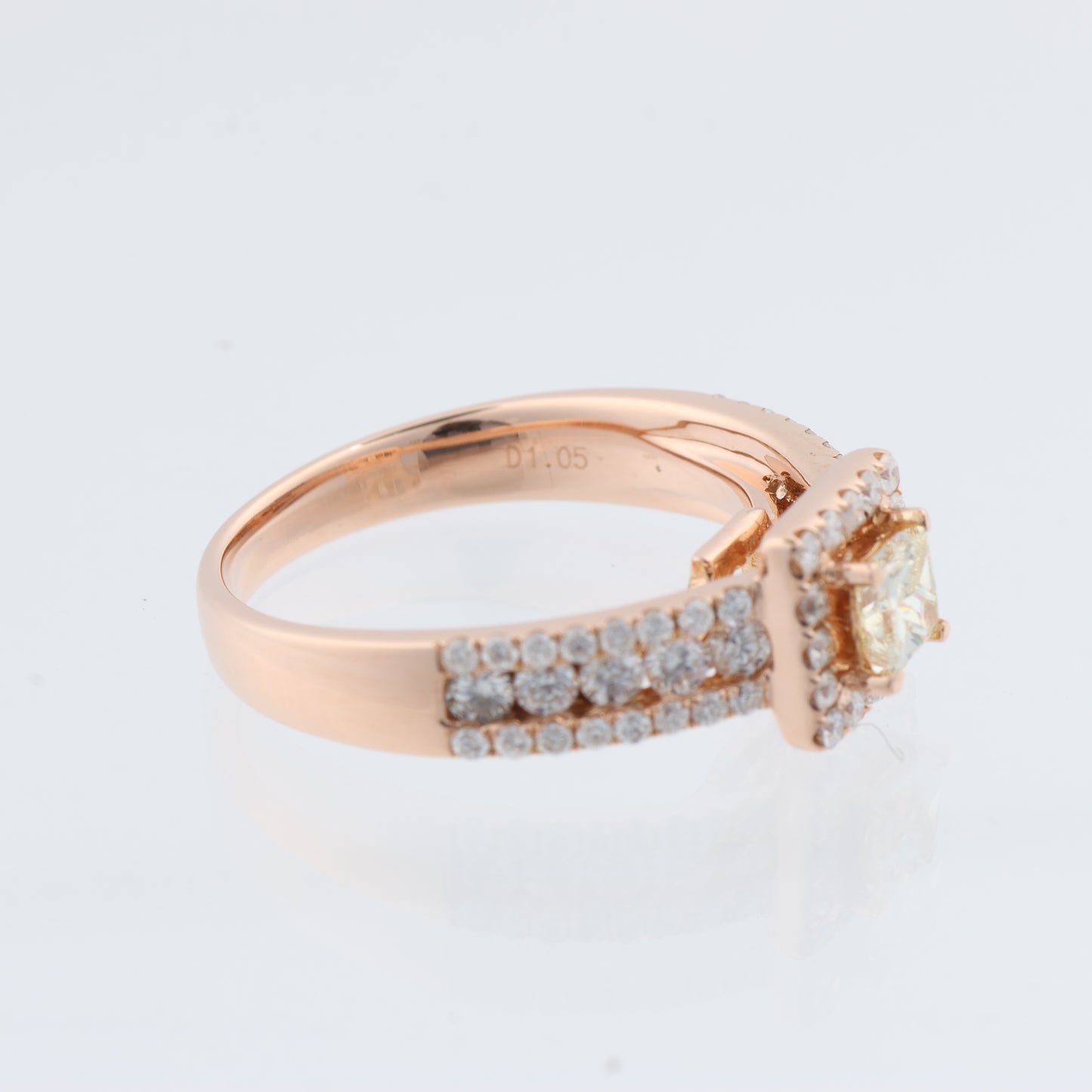 Nicht signierter / unsignierter 18 Karat Roségoldring mit Diamanten, Größe 52 EU