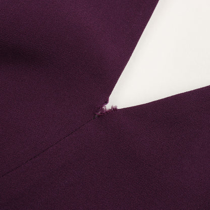 Roland Mouret – Figurbetontes Midikleid mit tiefem V-Ausschnitt in Pflaume – EU 34