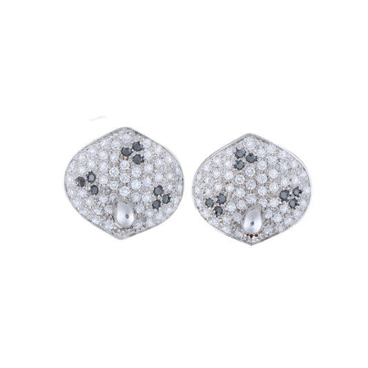 Nicht signierte / unsignierte schwarze Diamantohrringe K18WG 10,6 g, 2,45 ct
