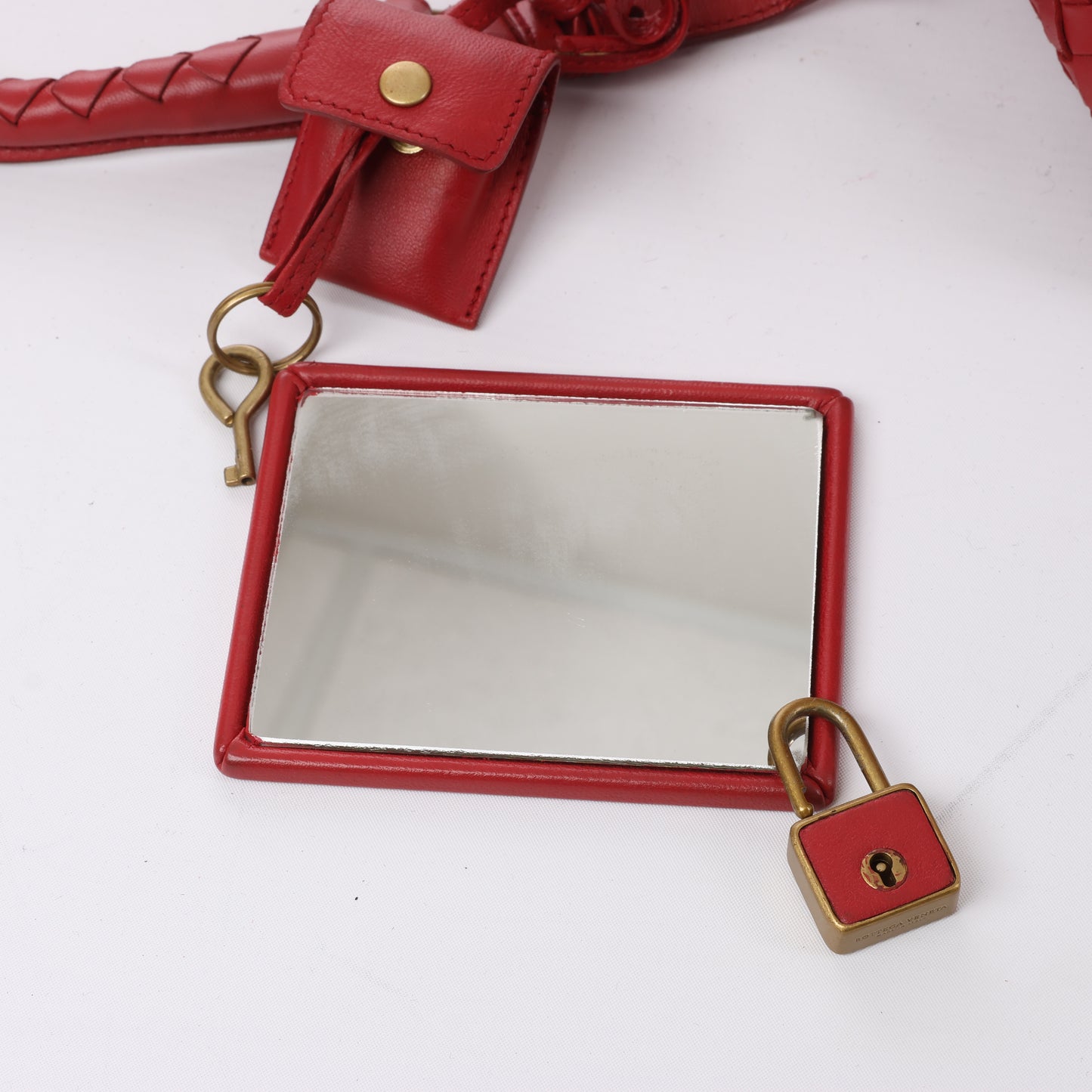 Bottega Veneta Intrecciato-Lederhandtasche in Rot