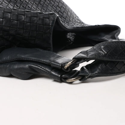 Bottega Veneta Intrecciato Campana Leder Umhängetasche in Schwarz 125787