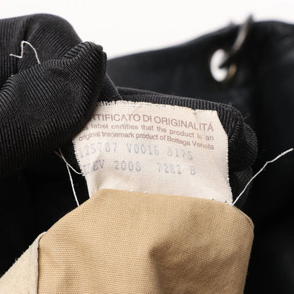 Bottega Veneta Intrecciato Campana Leder Umhängetasche in Schwarz 125787
